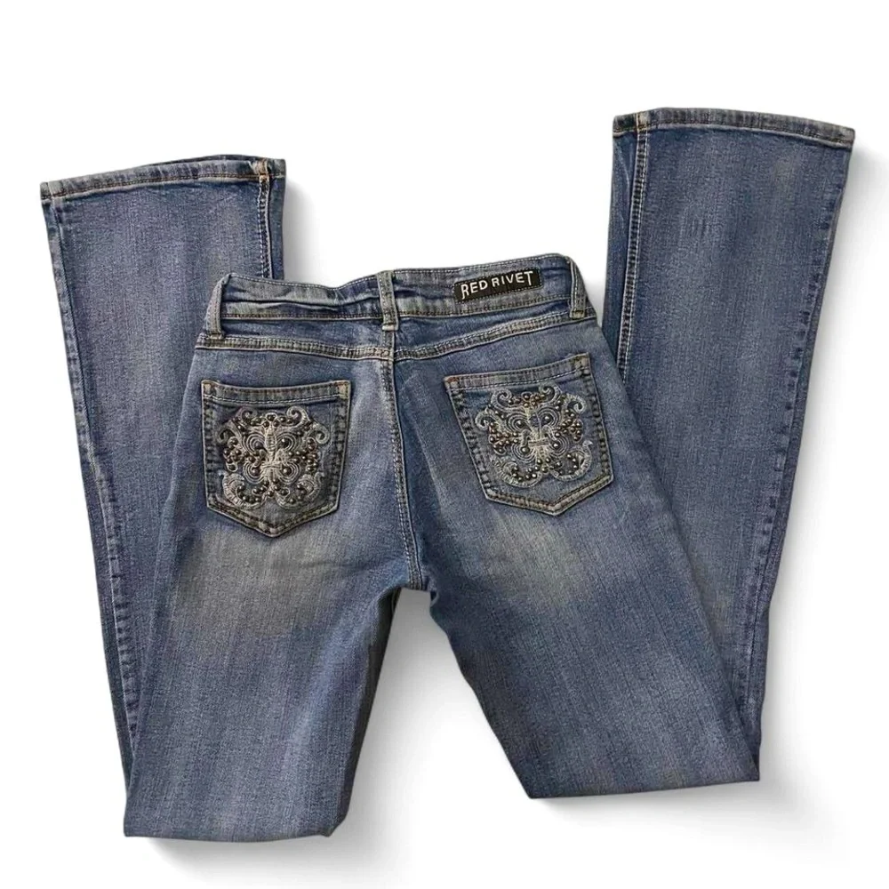 RED RIVET - Picture 5 of 6